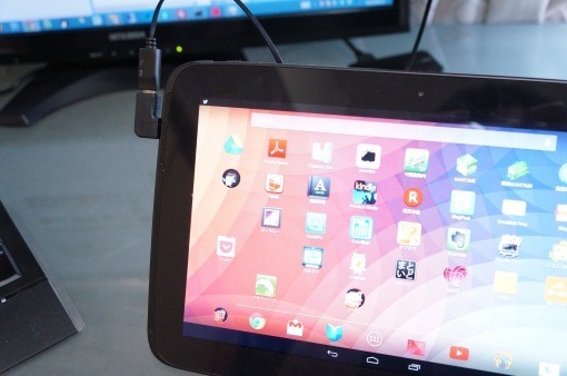 microUSB_L_plugReview_2_sh