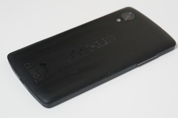 Nexus5_ReplaceBattery_40_sh