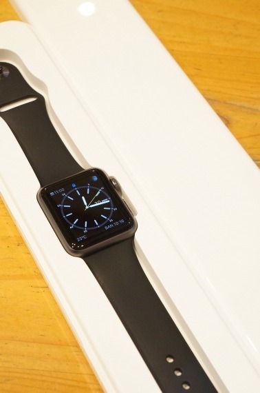 AppleWatchJustDelivered_18_sh
