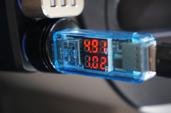 AukeyQC2.0CarCharger_19_sh