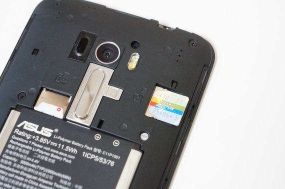 Zenfone_selfie_dual_sim_1_sh