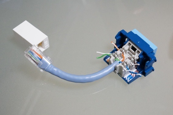how_to_connect_super_flat_lan_cable_to_guttosu_9_sh