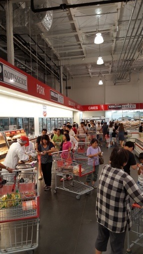 costco_serves_chicken_leg_for_service_17_sh