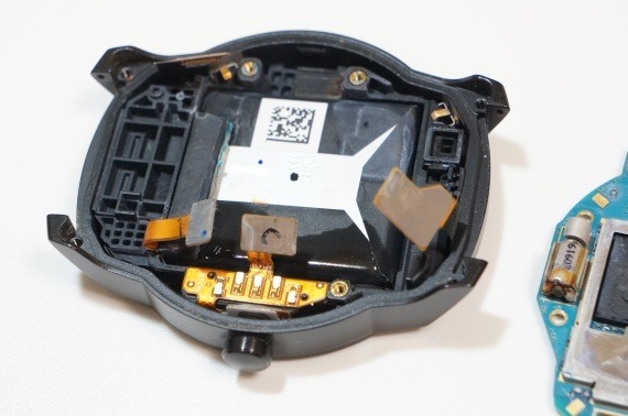dropped_lg_g_watch_r_in_water_20_sh