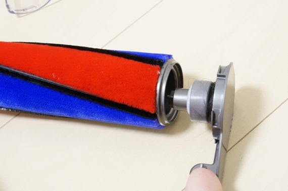 washing_dyson_v8_soft_cleaner_head_12_sh