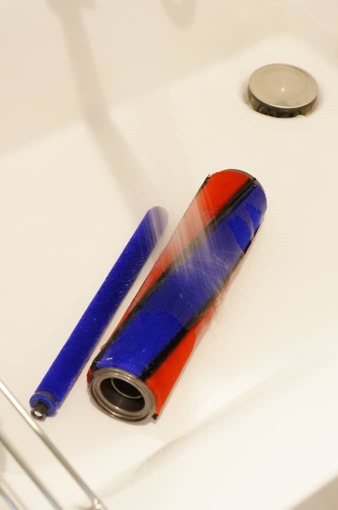 washing_dyson_v8_soft_cleaner_head_19_sh