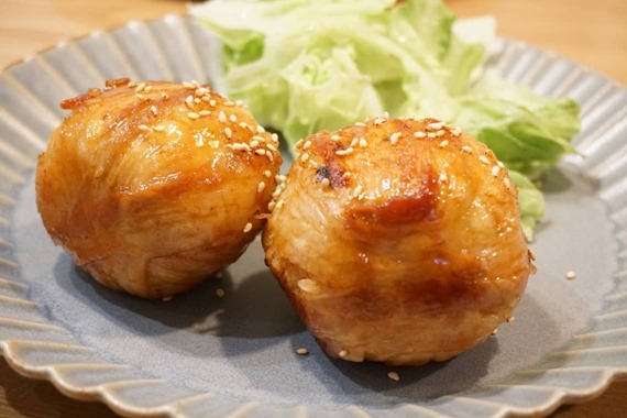 nikumaki_onigiri_negi_goma_2_sh